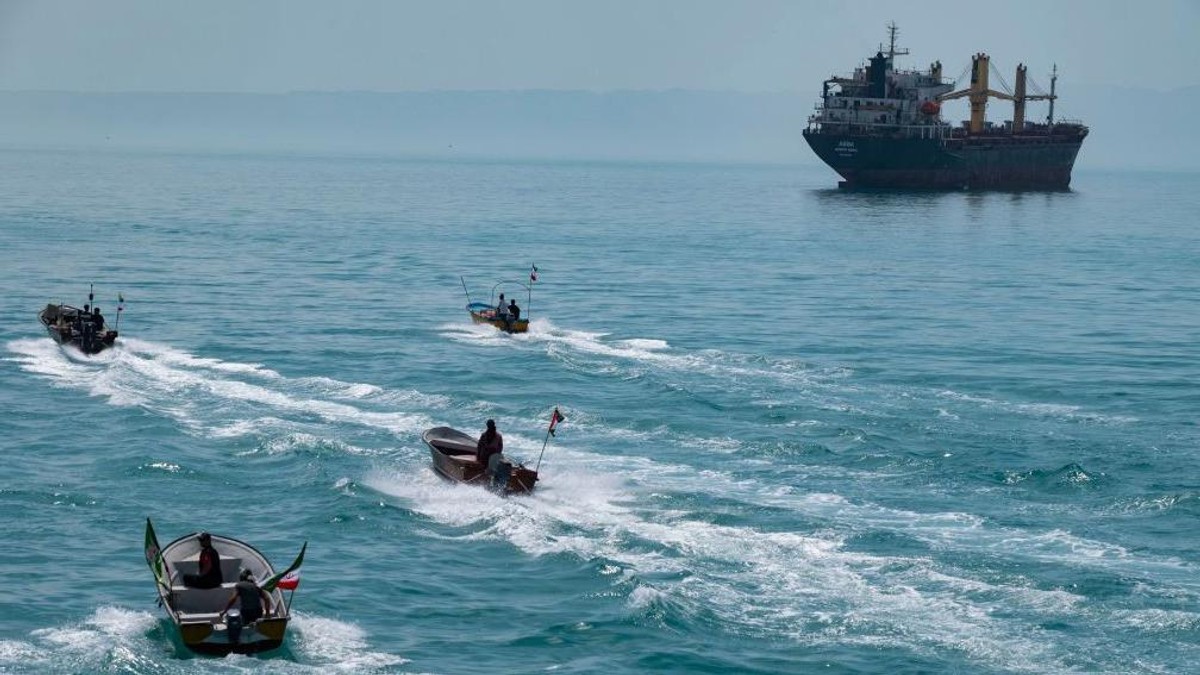 Iranska 'flota komaraca': Skup čamaca muči Ameriku u Ormuskom moreuzu