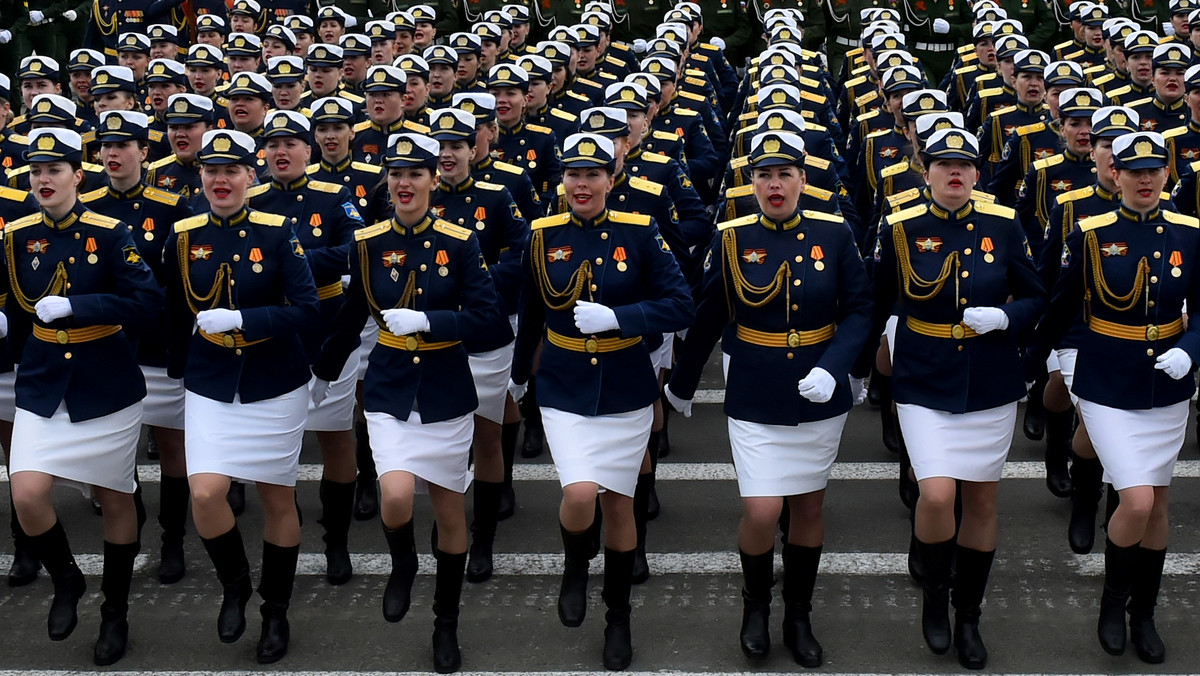 Szojgu nazwał je "czarującą armią". Jak Rosja rekrutuje kobiety na front