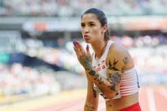 Ewa Swoboda zaatakowana przez... księdza. 'Nie da się na ciebie patrzeć. Wyglądasz, jak potwór'