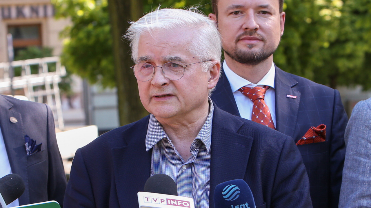 Włodzimierz Cimoszewicz tłumaczy się z wypadku sprzed lat. 