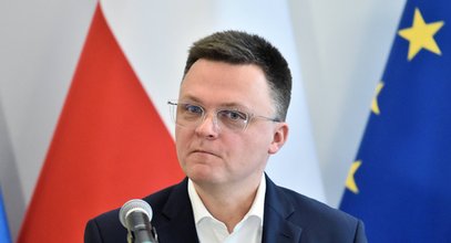 Te słowa Hołowni się nie potwierdziły. Kluczył i tłumaczył się w programie na żywo. "Tak to czasem jest"