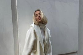 Vodeći frizeri tvrde da će ovih 12 frizura biti u najpopularnije u 2025. godini: Dve boje se posebno izdvajaju, ali i povratnički trend iz 90-ih za kojim su svi poludeli