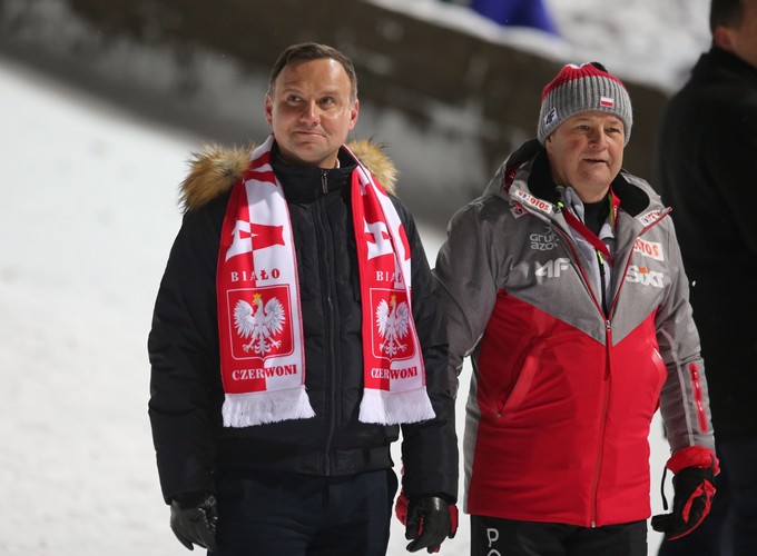 Prezydent Duda wzoruje się na Kwaśniewskim i Komorowskim. Lansuje się na sukcesach Stocha