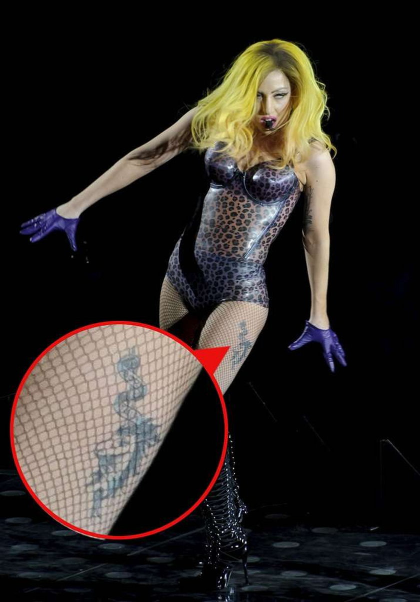 Gaga tatuuje tylko lewą stronę