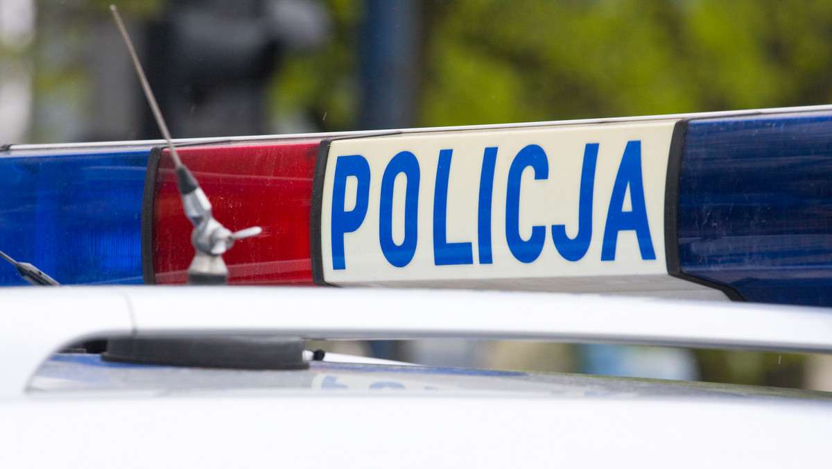 Policja dokonała zatrzymania mężczyzny, który 24 sierpnia w Chorzowie dokonał napadu i próby gwałtu na 12-letniej dziewczynce - informuje "Wprost".