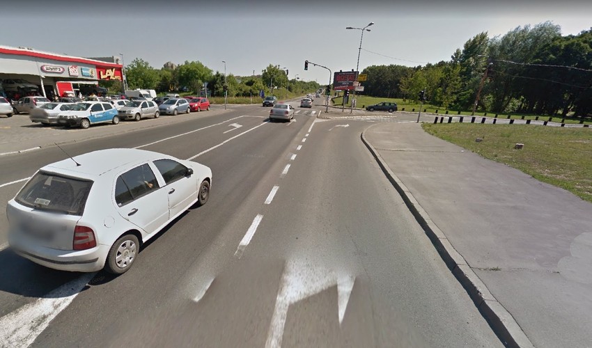 Raskrsnica Trgovačke i Jablaničke ulice