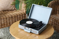 Arcytrudny QUIZ z muzyki. Zgadniesz, kto śpiewa ten hit? 15/15 tylko dla prawdziwych koneserów