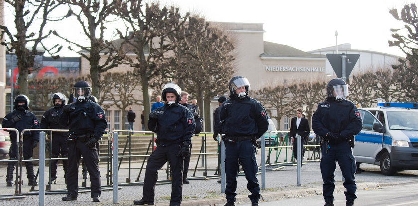 Uchodźcy zaatakowali policjantkę