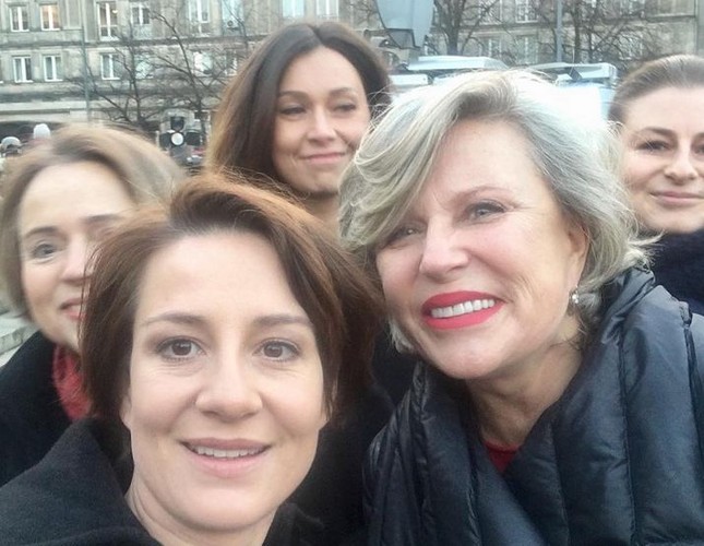 Krystyna Janda i Maja Ostaszewska na Strajku Kobiet
