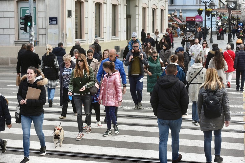 Porast temperature se očekuje od ponedeljka, a u utorak stiže prolazno naoblačenje sa kišom i snegom na planinama