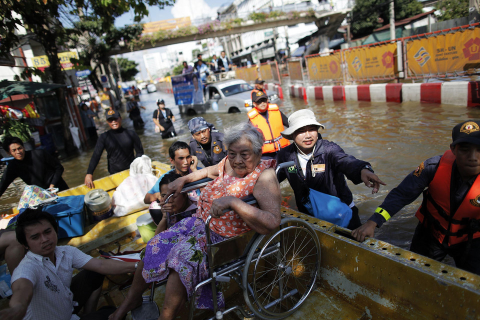 Bangkok walczy z wielką wodą