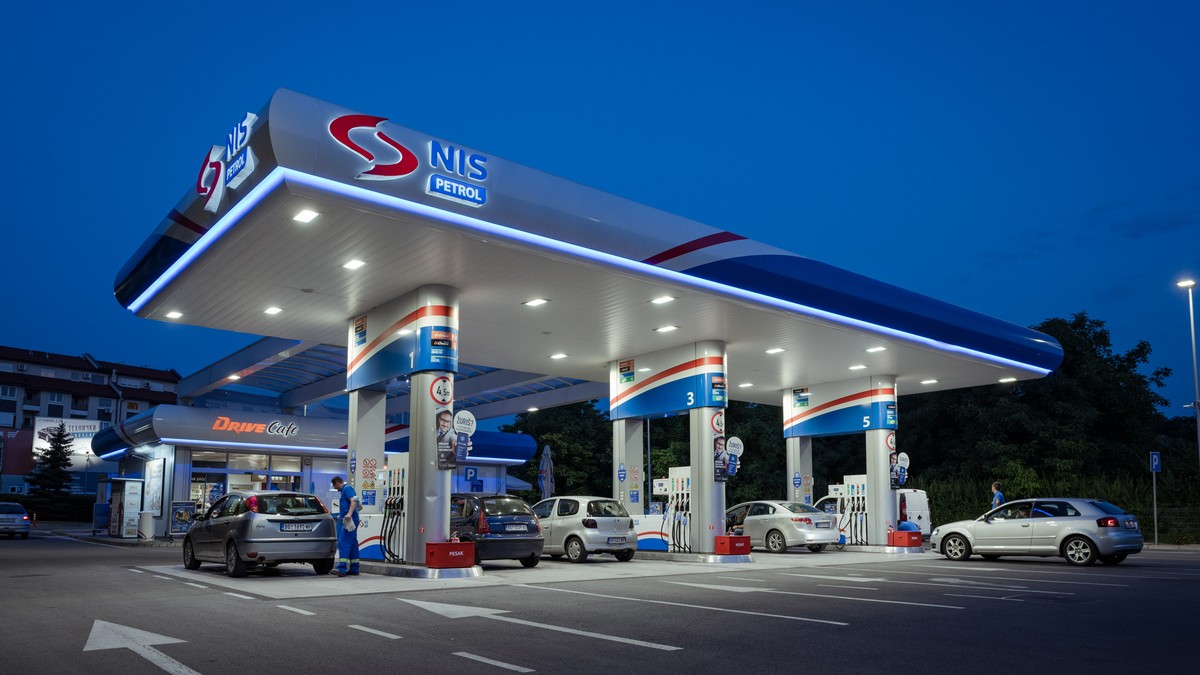 Velika akcija za vozače: Na svim NIS pumpama popust od 10 dinara po litru goriva