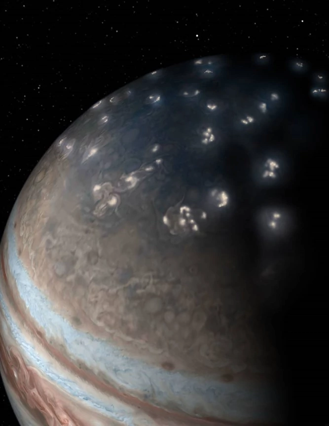 Błyskawice w pobliżu biegunu planety Jowisz (fot.: NASA/JPL-Caltech/SwRI/JunoCam)
