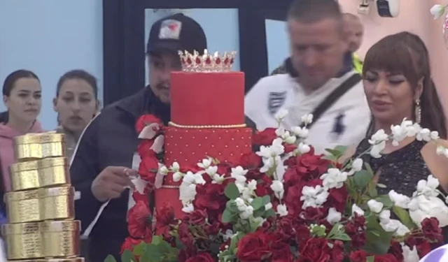 MILJANA KULIĆ GRCA U SUZAMA ZBOG SINA ŽELJKA: Slavlje u Beloj kući, torta na 6 spratova i poruka koja kida dušu