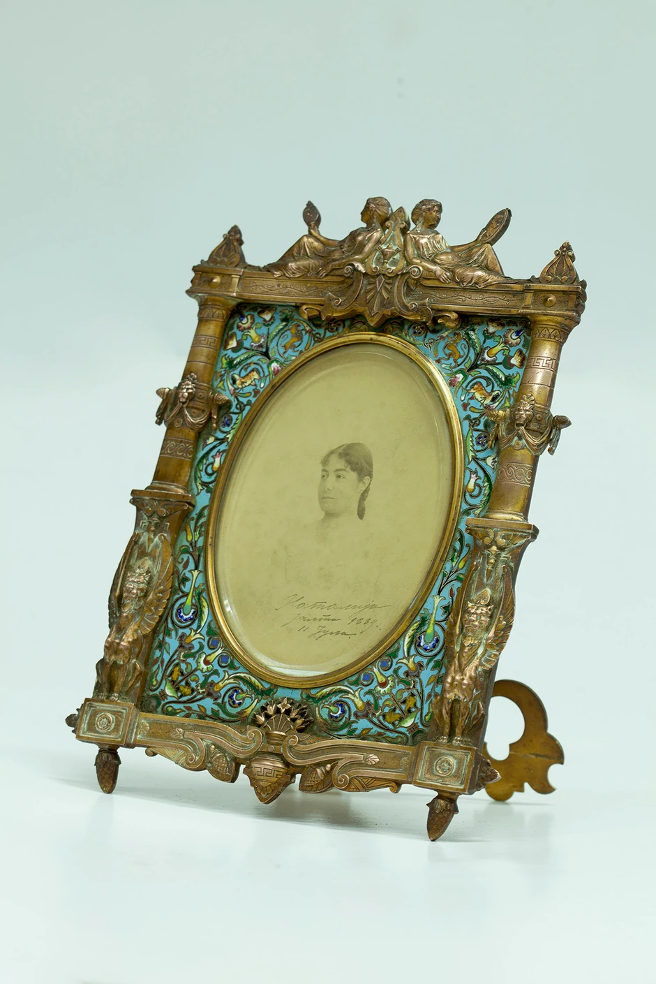 Fotografija kraljice Natalije Obrenović sa ćiriličnim autografom