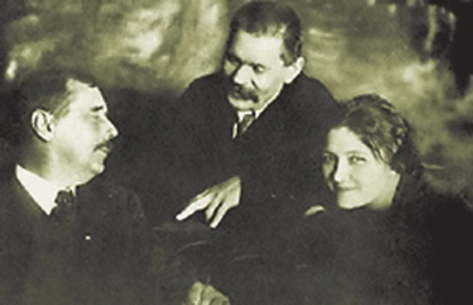 Marija Budberg sa Maksimom Gorkim i Herbertom Džordžom Velsom