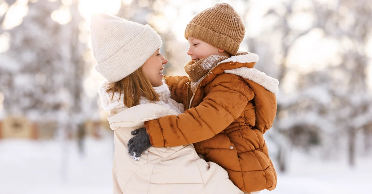 Ferie zimowe bez nudy i chaosu. Jak je zaplanować, żeby dziecko naprawdę odpoczęło