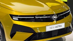 nowy opel astra wjeżdża na rynek. w ofercie diesel, benzyna i hybryda