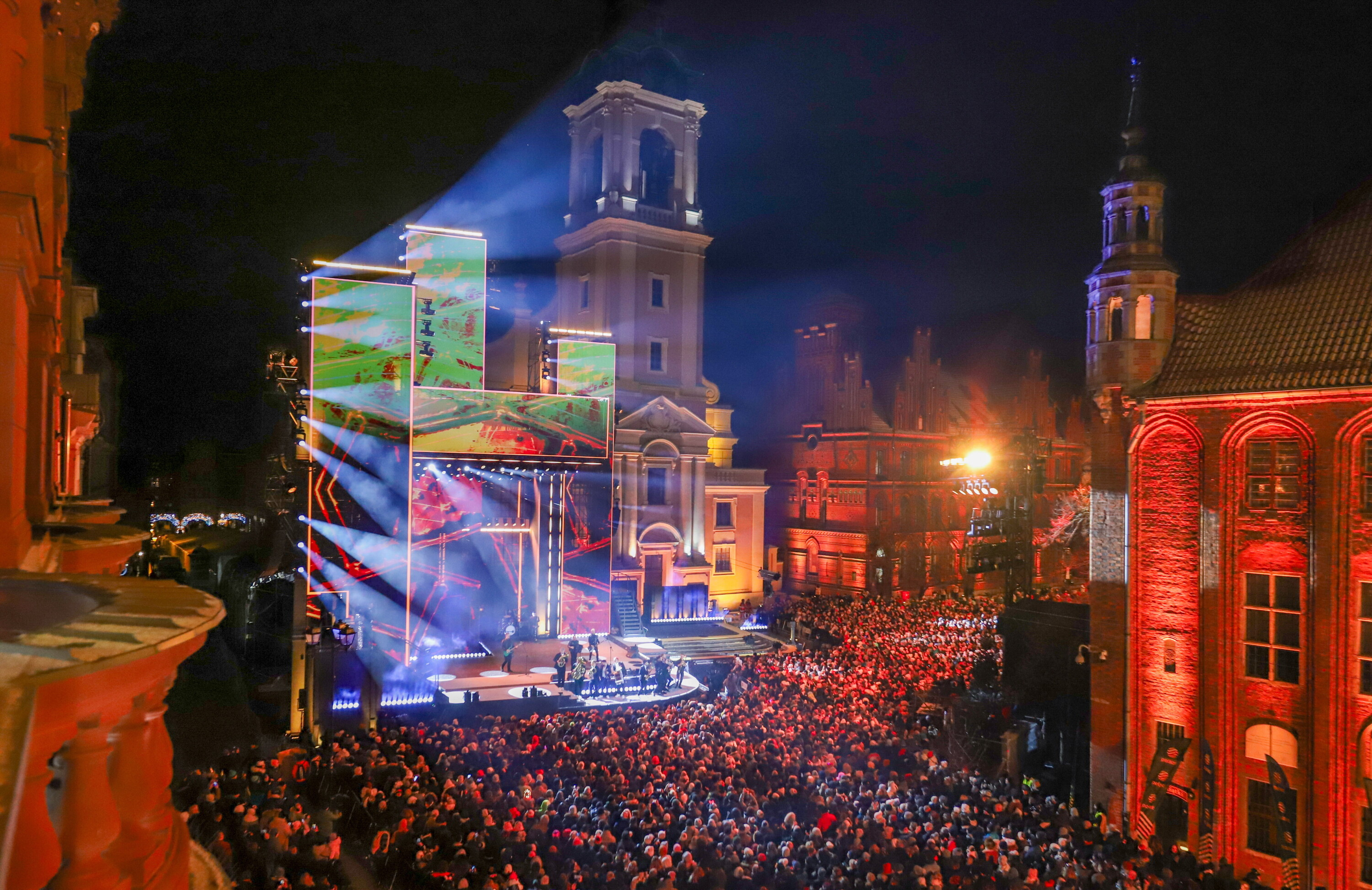 25 tysięcy osób świętowało w Toruniu: Sylwester bez ofiar i szkód