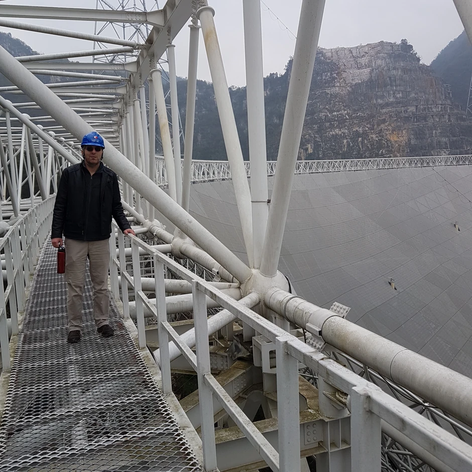 Dr Marko Krčo na FAST teleskopu