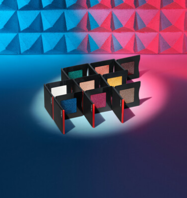 Die verschiedenen Farbtöne der «Pop Powdergel Eyeshadow»-Reihe von Shiseido gibt es für je 36.90 Franken bei Marionnaud. 