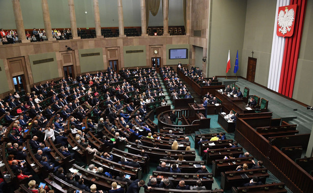 Sejm zmienił ustawy o KRS, SN i sądach powszechnych. Nowelizacja trafi na biurko prezydenta