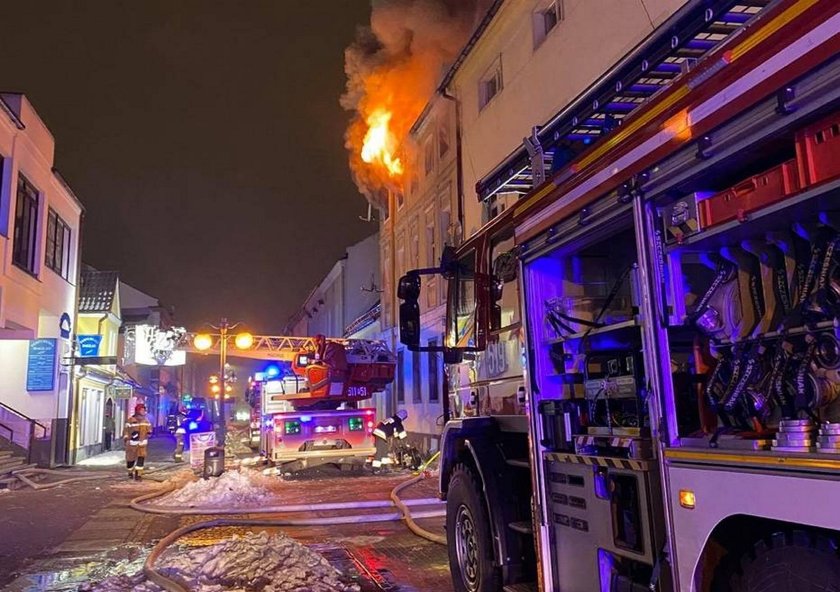 Pożar strawił kamienicę w centrum miasta. 