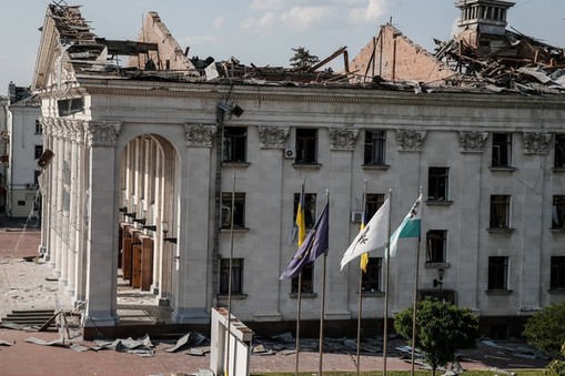 Zniszczony teatr w Czernihowie