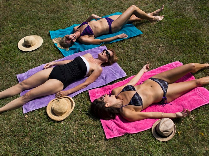 Svi pravimo istu grešku čim izađemo na plažu: Doktorka otkriva kako da se sunčate