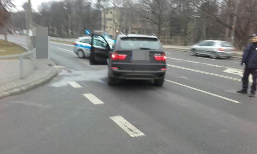 Pościg w stolicy! Złodziej staranował radiowóz i potrącił policjanta