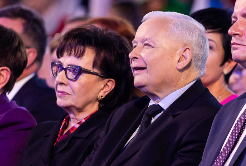Marszałek Sejmu Elżbieta Witek i prezes PiS Jarosław Kaczyński podczas konwencji PiS w Katowicach