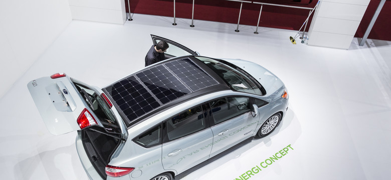 Tym autem każdego dnia pojedziesz za darmo. Co potrafi ford c-max solar energie? Zdjęcia