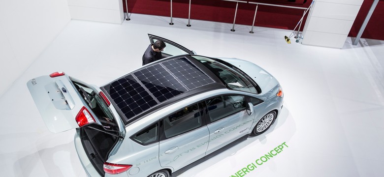 Tym autem każdego dnia pojedziesz za darmo. Co potrafi ford c-max solar energie? Zdjęcia