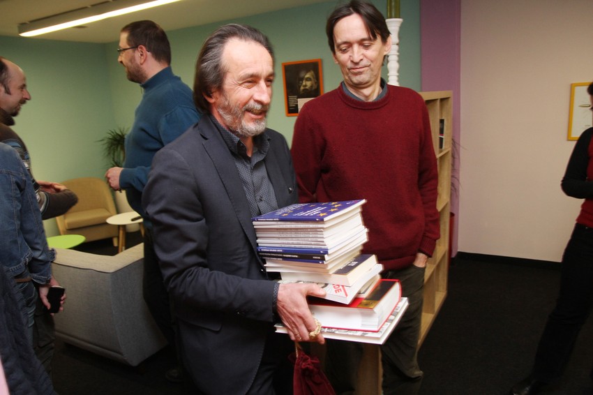 U Blicu se i “teglilo”, ali sa osmehom: Veselin Simonović sa Miroslavom Kosom, urednikom u “Blicu”