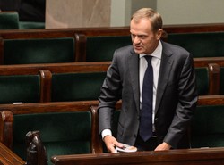 Tusk: Lepsze słabe sankcje Unii, niż mocniejsze jednego państwa