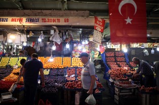 Turcja przed wyborami: Mieszkańcy są zmęczeni, rozczarowani i zrezygnowani [REPORTAŻ]