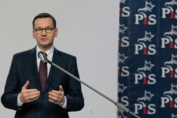 Warszawa, 08.11.2019. Premier Mateusz Morawiecki podczas konferencji prasowej, 8 bm. w Warszawie. Przewodniczący Rady Ministrów ogłosił skład nowego Rządu. (amb) PAP/Mateusz Marek