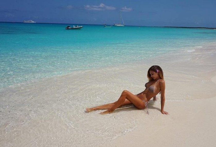 Ann-Kathrin Brommel w bikini. Seksowna dziewczyna kolegi Łukasza Piszczka zachwyca w internecie