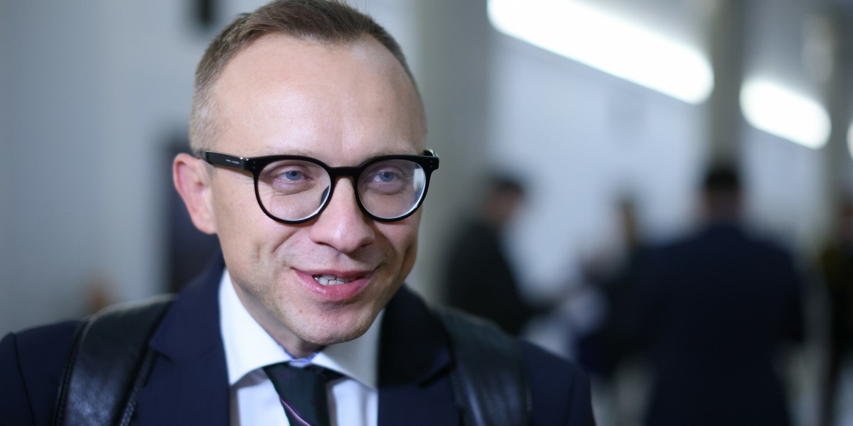 Wiceminister finansów Artur Soboń przyznał, o ile więcej pieniędzy trafia do budżetu przez inflację.