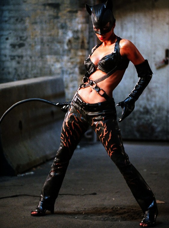 Halle Berry jako "Catwoman" (2004)