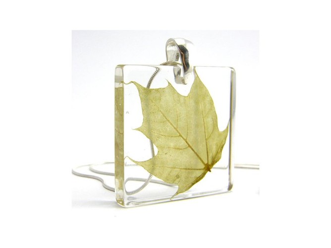 Zatrzymaj lato na dłużej! Roślinna biżuteria Sylwii Całus