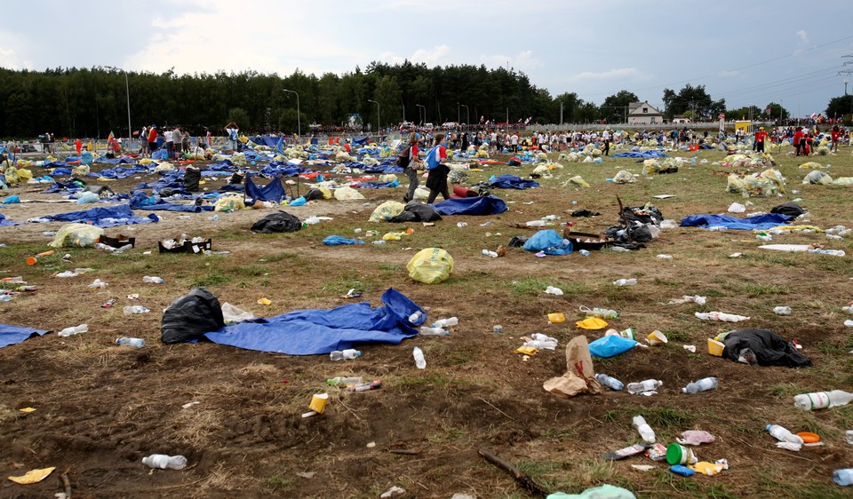 BRZEGI ŚDM 2016 PIELGRZYMI POWROTY (pielgrzymi)