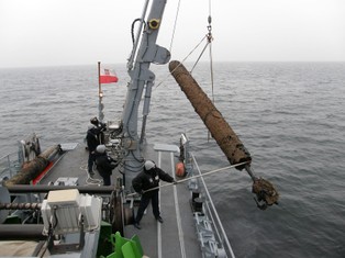 Rząd będzie pracował w Wigilię nad nowelizacją ustawy o obszarach morskich. Czy nowe przepisy uporządkują chaos?