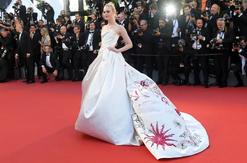 Elle Fanning na otwarciu Festiwalu Filmowego w Cannes 2017