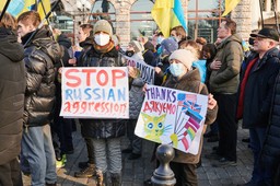 Jak samorządy pomogą ewentualnym uchodźcom z Ukrainy? Na więcej niż noclegi pieniędzy nie ma