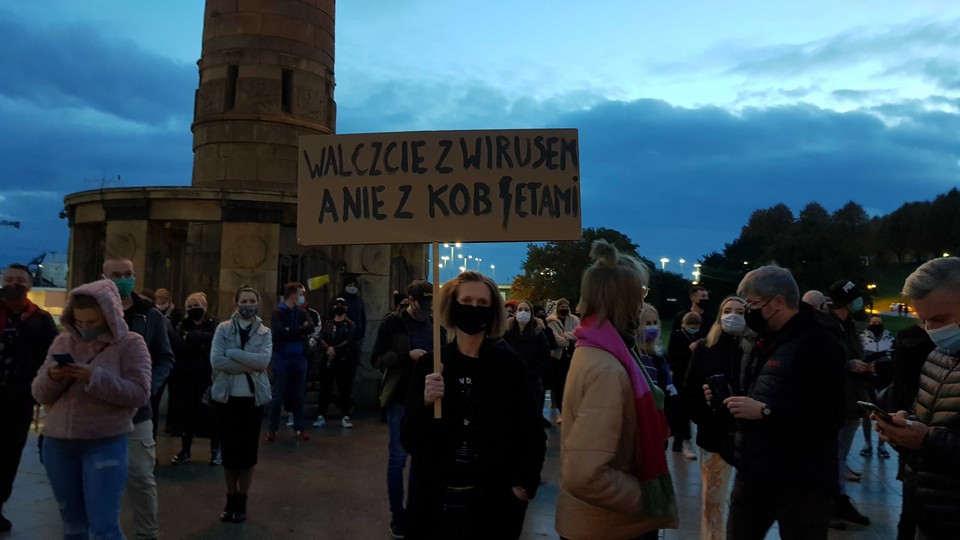 Szczecin - protest przeciwko zaostrzeniu prawa antyaborcyjnego