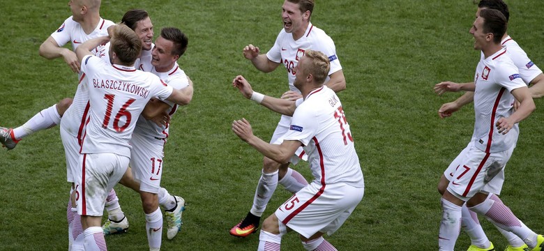 Wojna nerwów dla Polaków. Po karnych ograli Szwajcarów. Zagramy w ćwierćfinale Euro 2016! [WIDEO]