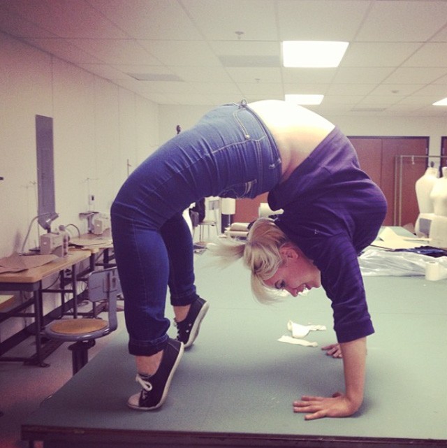 frostine shake, sztiptíz, duci, kövér, intagram, modell, tánc, balett, táncos, show, testalkat, hajlékony