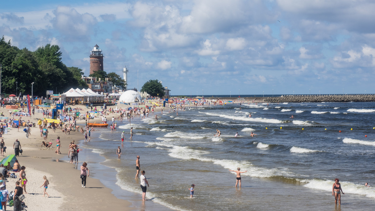 Ratownicy podsumowują sezon nad Bałtykiem. Na plażach narasta duży problem