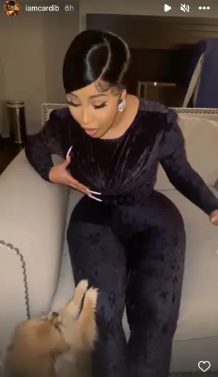 Welurowy dres Cardi B / Instagram @iamcardib